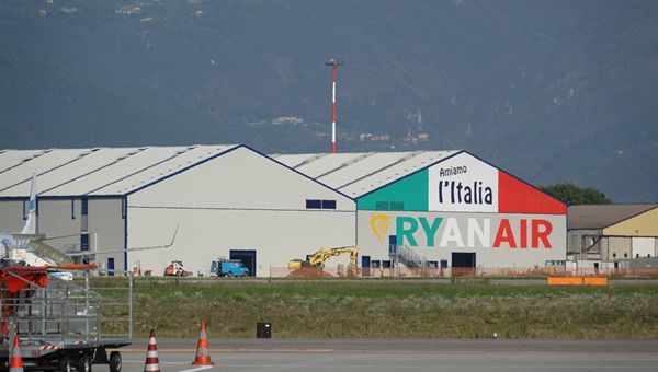 Ryanair inaugura il 3° hangar di manutenzione a Milano Bergamo