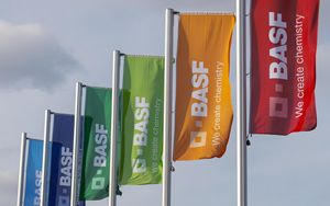 BASF, ricavi e utili sopra le attese nel secondo trimestre