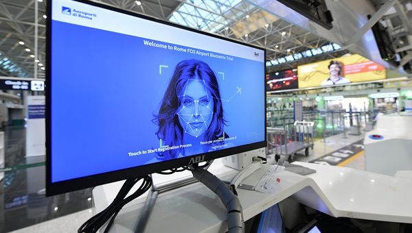 Aeroporto Fiumicino, primo in Italia a sperimentare sistema riconoscimento biometrico