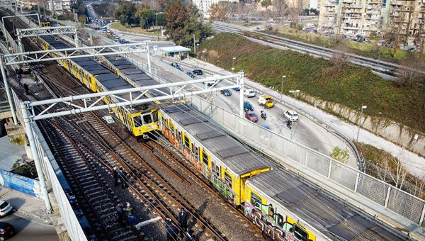 Metro Napoli, scontro fra treni su Linea 1: cinque feriti non gravi