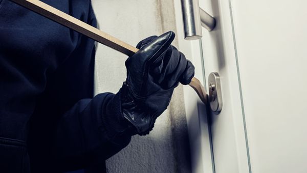 Commercio, furti con "spaccata" per 1 esercente su 3