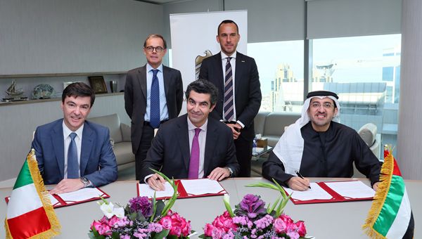 Intesa SP, accordo con il Ministero dell'economia degli Emirati Arabi Uniti