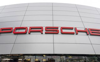 Porsche, le consegne del primo semestre calano del 16%, il dato più basso dal 2020
