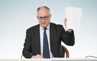 Coronavirus, governo verso aumento deficit: Parlamento al lavoro su intesa