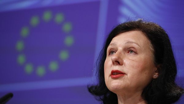 Jourova: "Recovery da 2021 ma faremo proposta"