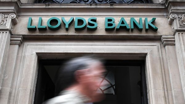 Lloyds acquista la fintech di digital wallet Curve per crescere nei pagamenti