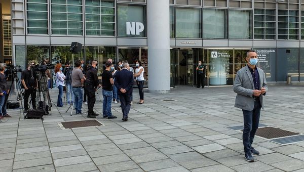 Coronavirus, risalgono i contagi: in Lombardia il 64,4% dei casi