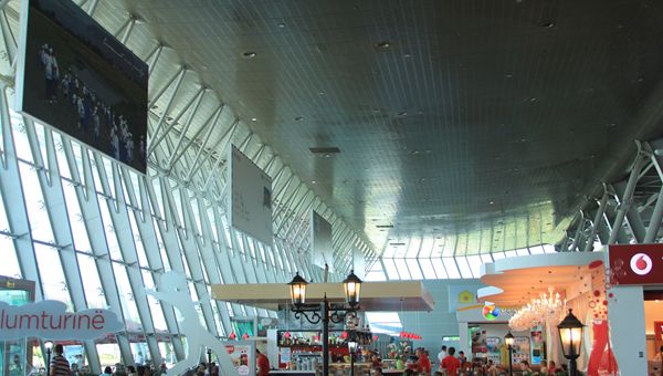 Aeroporto Tirana riapre a tutte le compagnie aeree