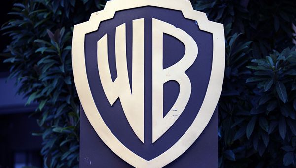 Paramount ottiene prestito sindacato da 7,5 miliardi per acquisizione Warner