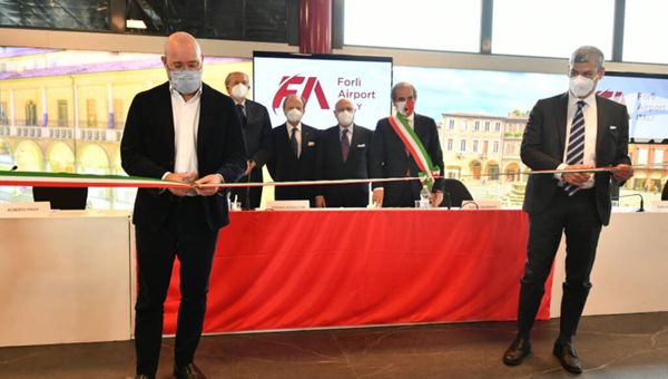 Taglio del nastro all’Aeroporto di Forlì