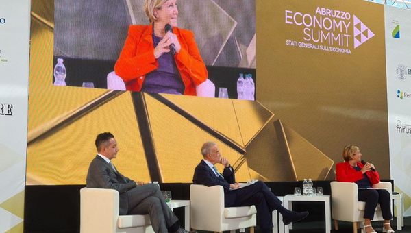 Abruzzo Economy Summit, l'Ad di RFI Vera Fiorani parla delle opere prioritarie nel PNRR