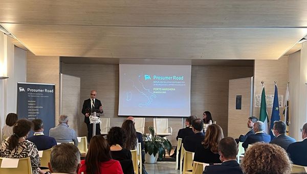 Eni: prosegue a Porto Marghera la nuova iniziativa "Prosumer Road"