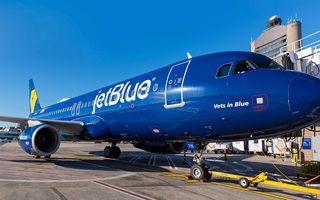 JetBlue vede al rialzo le previsioni sui costi del carburante per il secondo trimestre
