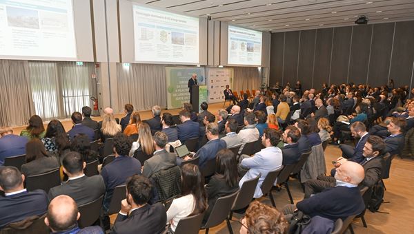 idrogeno, in Italia finanziamenti pubblici da 1,14 miliardi di euro: +93% di progetti rispetto al 2022