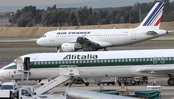 Alitalia, si cerca ancora la quadra sul contratto nazionale. Stop della Uil