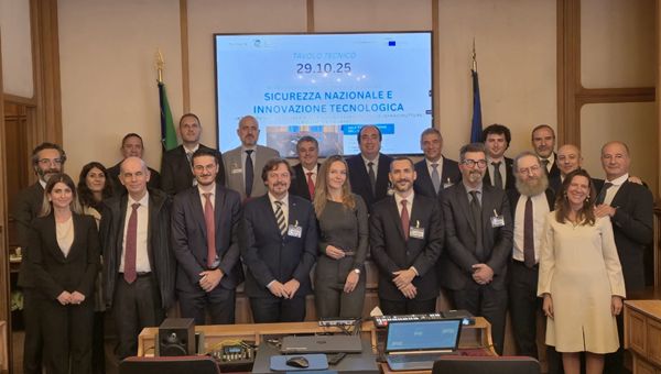 IA e cyber-difesa insieme per la protezione delle infrastrutture critiche, dati e imprese