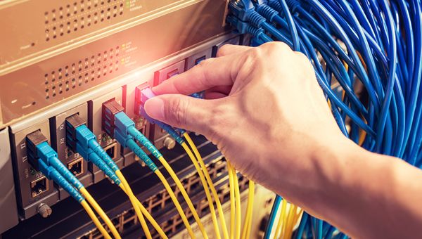 Sardegna avanti nel digitale: Open Fiber, Unitirreno e SIPORTAL rafforzano collaborazione