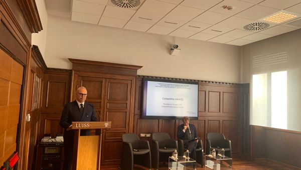 Nuovi obblighi ETS: entrata in vigore peserà su trasporto marittimo e stradale e industria