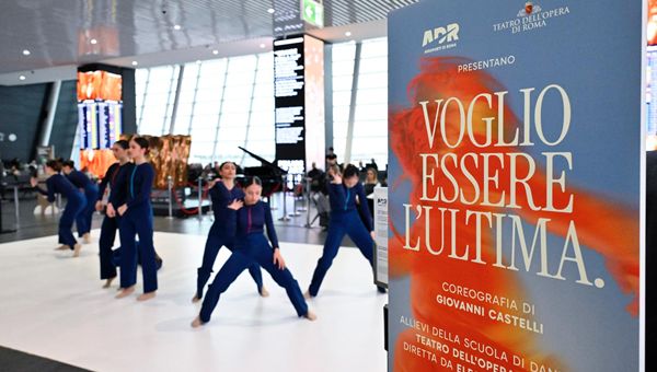 Adr e Teatro dell’Opera insieme contro la violenza di genere: nella Piazza dell’Aeroporto performance coreografica