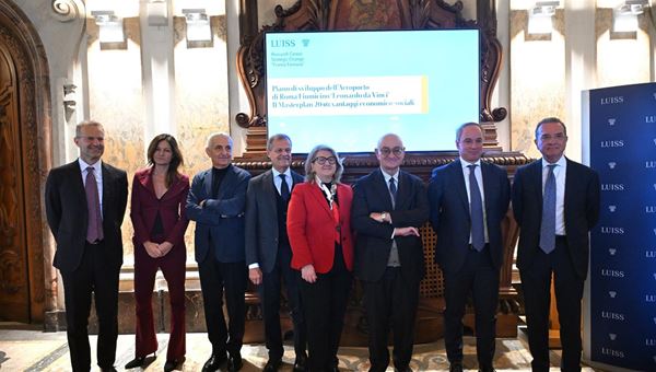 Piano di sviluppo dell’Aeroporto Roma Fiumicino: 300mila posti di lavoro e 70 mld di valore aggiunto