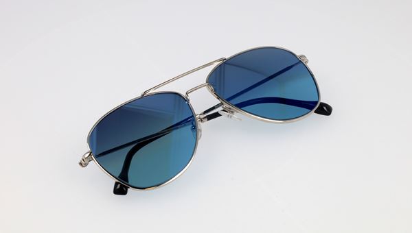 L'italiana iVision Tech strappa in Borsa dopo che Macron indossa i suoi occhiali