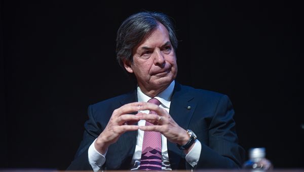 Intesa, Messina: non escludiamo acquisiti di reti di consulenti all'estero durante il piano