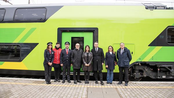 Regionale Lazio, Trenitalia: consegnati due nuovi elettrici doppio piano