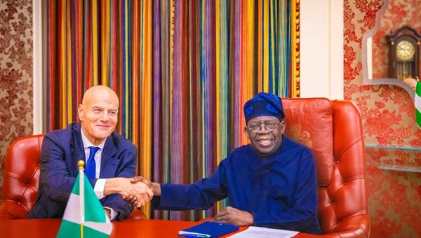 Eni, Presidente nigeriano Bola Tinubu incontra l’Ad Descalzi