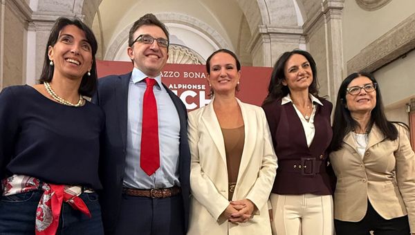 Roma omaggia il maestro dell’Art Nouveau: a Palazzo Bonaparte oltre 180.000 visitatori per la mostra di Alphonse Mucha Roma omaggia il maestro dell’Art Nouveau: a Palazzo Bonaparte oltre 180.000 visitatori per la mostra di Alphonse Mucha