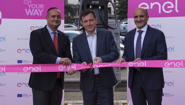 Enel installa 3.730 punti di ricarica PNRR in Italia: in arrivo altri 1.200 punti