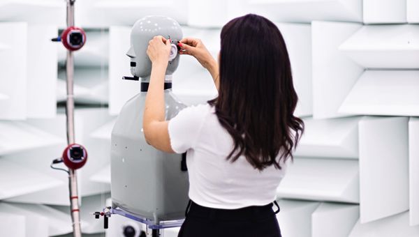 Amplifon annuncia acquisto GN Hearing per 2,3 miliardi