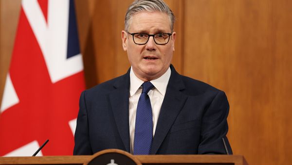 UK, il premier Starmer oggi nel Golfo per colloqui su riapertura Stretto Hormuz