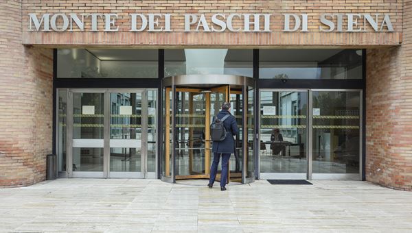 MPS, assemblea al via con il 64,11% del capitale. Presente Lovaglio