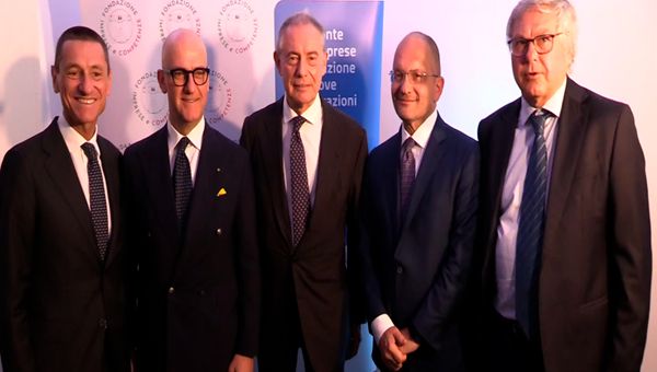 Crisi carburante, Urso: "in Italia prezzi aumentati meno che nel resto d'Europa, inflazione bassa"