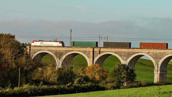Caro carburante, Fs Logistix-Anita: nuovo collegamento ferroviario merci Bologna-Marcianise