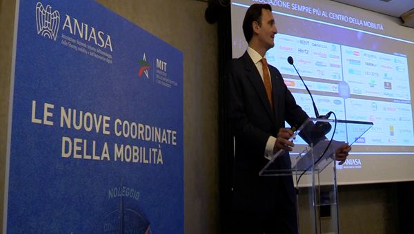 25° Rapporto Aniasa: mobilità a noleggio in espansione, preoccupano fiscalità e obblighi europei su elettrificazione