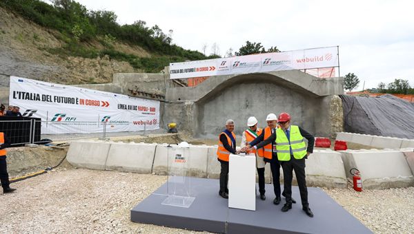 FS "cantieri parlanti", linea AV/AC Napoli-Bari: ultimato scavo galleria Rocchetta