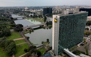 Eni intende collocare due bond in dollari a tasso fisso da 10 e 30 anni