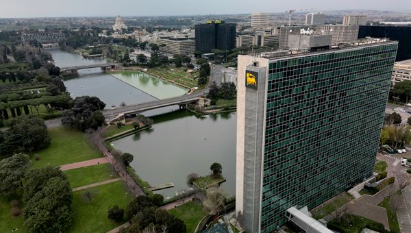 Eni intende collocare due bond in dollari a tasso fisso da 10 e 30 anni