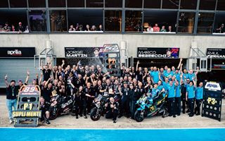 Gruppo Piaggio: prima storica tripletta in MotoGP per Aprilia Racing a Le Mans