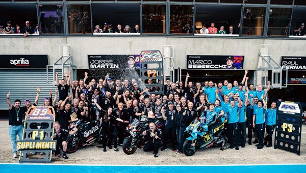 Gruppo Piaggio: prima storica tripletta in MotoGP per Aprilia Racing a Le Mans