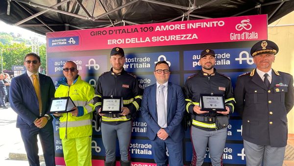 "Eroi della Sicurezza", Autostrade per l’Italia e Polizia di Stato insieme al Giro d’Italia