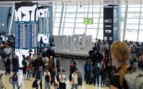 ‘Muro Bianco’ di Pietro Consagra arriva nella ‘Piazza’ del T1 dell’aeroporto di Roma Fiumicino