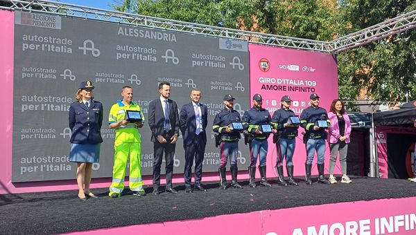 Giro d’Italia: al via la 15’ edizione degli “Eroi della Sicurezza” di ASPI e Polizia di Stato