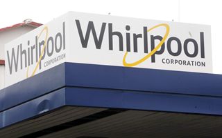 Whirlpool, Fitch declassa rating a "BB-" con outlook negativo