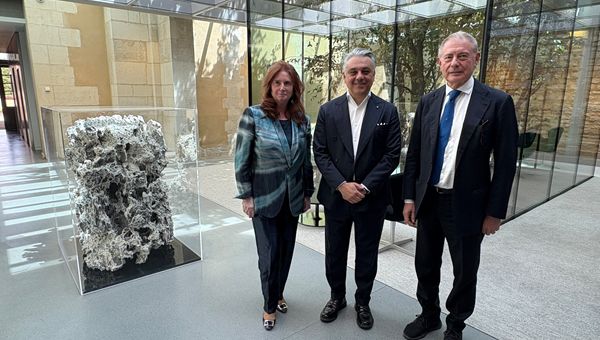 Moda, Urso incontra de Meo (Kering) a Parigi
