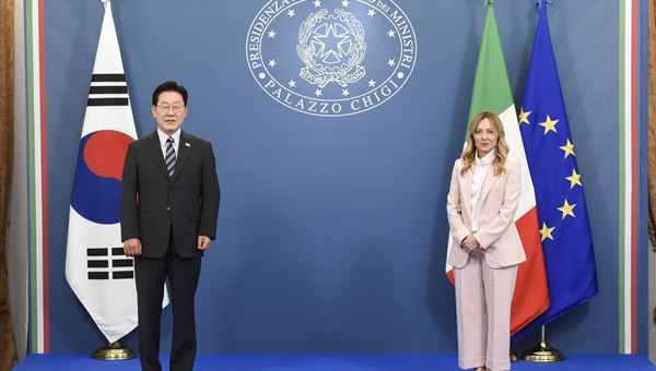 Italia-Corea del Sud, Meloni e Lee Jae Myung elevano le relazioni a Partenariato Strategico Speciale Italia-Corea del Sud, Meloni e Lee Jae Myung elevano le relazioni a Partenariato Strategico Speciale