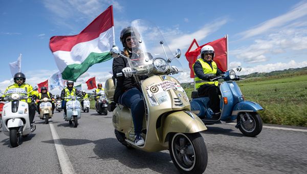 Vespa compie 80 anni, a Roma le celebrazioni per il marchio storico