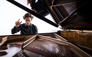 La musica diventa visione: a Venezia il film che "nasce" dal pianoforte