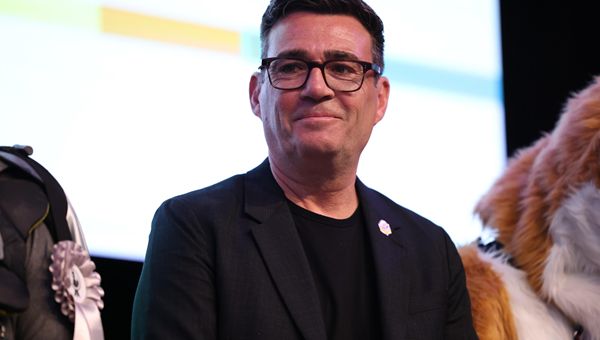 UK, Andy Burnham si candiderà come primo ministro. Wes Streeting si sfila